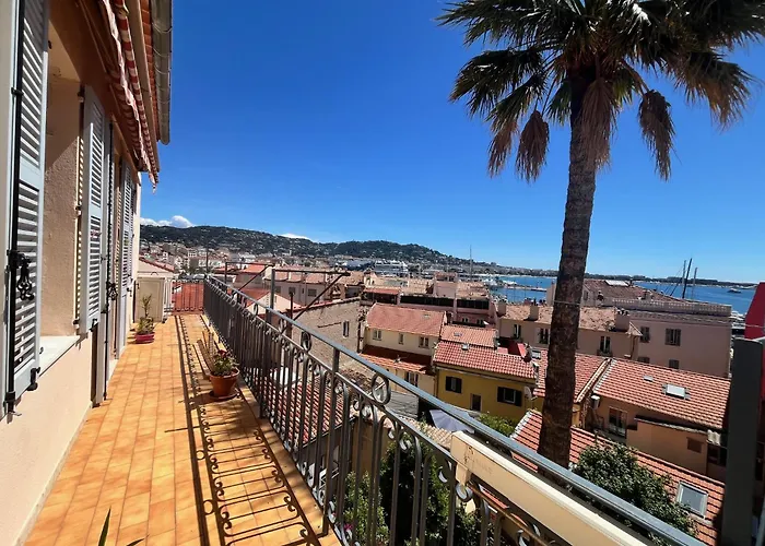 Belle-Epoque Apartment ,3Bedrooms With Sea View